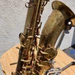 King Zephyr Tenor sax finish closeup